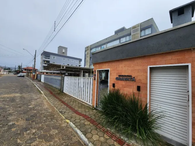 Apartamento com 2 quartos 100m da Praia