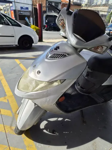SUZUKI AN125 2009 - PRATA ,R$6.300 ,15.350KM