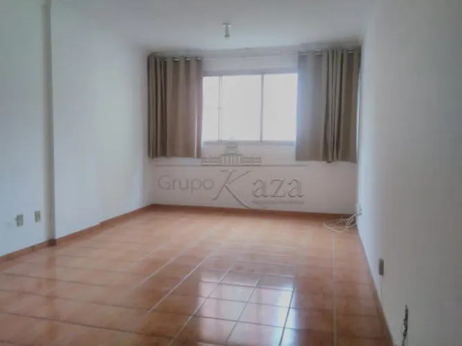 Apartamento - Vila Adyana - Residencial Adriana - 3 Dormitórios - 81m².