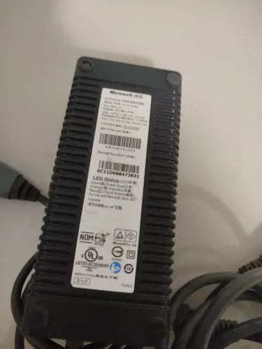 Fonte original Xbox 360 modelo FAT