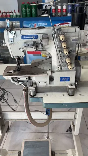 Máquina de costura