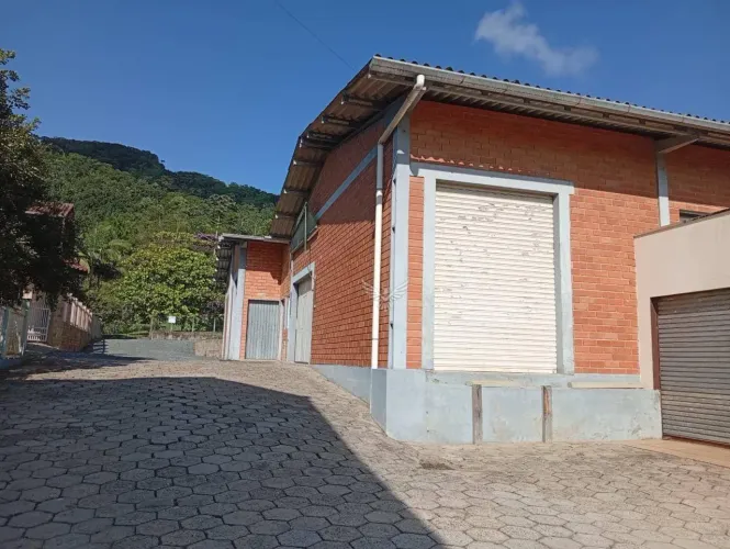 Galpão para alugar, 407 m² por R$ 4.650,00/mês - Testo Salto - Blumenau/SC