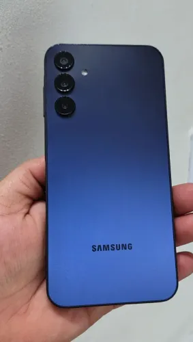 VENDO CELULAR SAMSUNG GALAXY A15 5G 128gb tudo ok aparelho zero ?