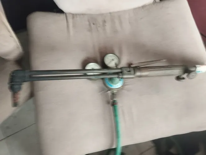 Vendo um massarico com regulador de pressão oxigênio