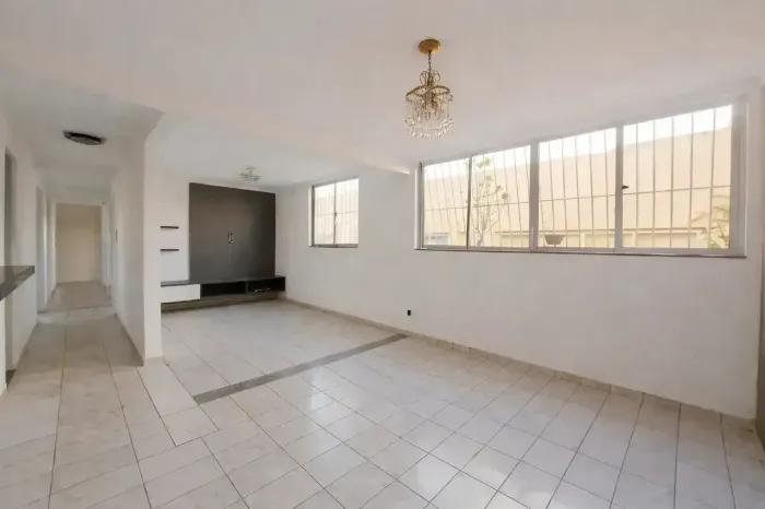 Imóvel para venda tem 92 metros quadrados com 3 quartos em Vila Santa Efigênia - Goiânia -