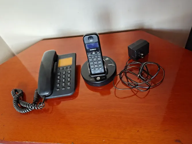 2 telefones em perfeito estado. 50,00 os 2.