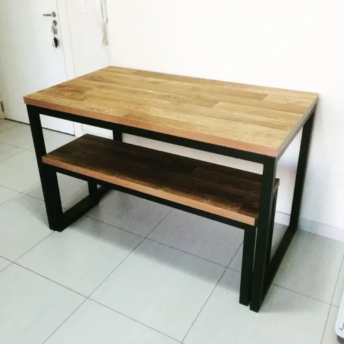 Mesa com banco