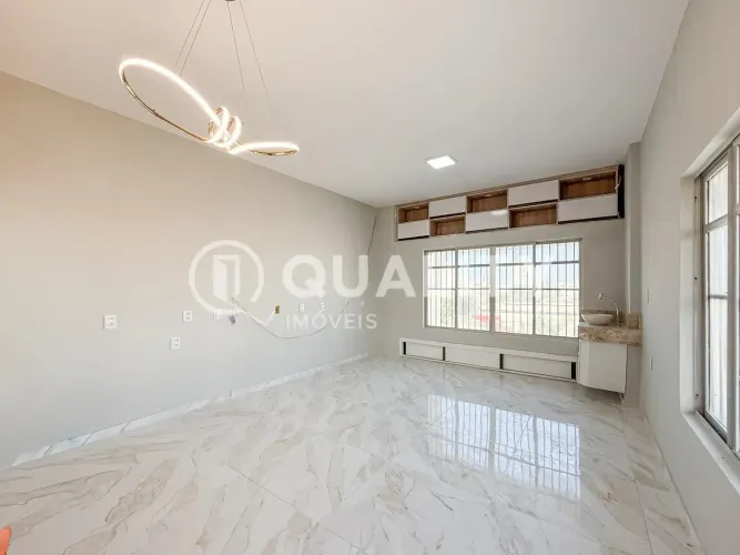 Sala toda projetada à venda, Parquelândia com 37 m²