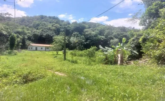 Sítio para Venda em Cachoeiras de Macacu, Maraporã, 2 dormitórios, 1 banheiro