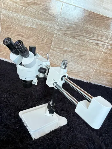 Microscópio Yaxun AK31B trinocular oportunidade 
