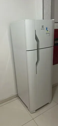 Geladeira Electrolux 260L
