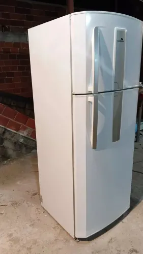 Vendo Geladeira Duplex frosfee com entrega grátis