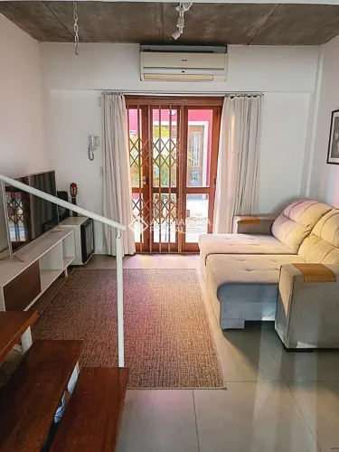 CASA 2 DORMITÓRIOS COM 1 VAGA DE GARAGEM - PRONTO PARA MORAR COM HIDROMASSAGEM E CHURRASQU