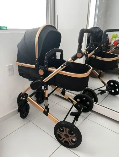 Vendo carrinho de bebê Moisés com bebê conforto