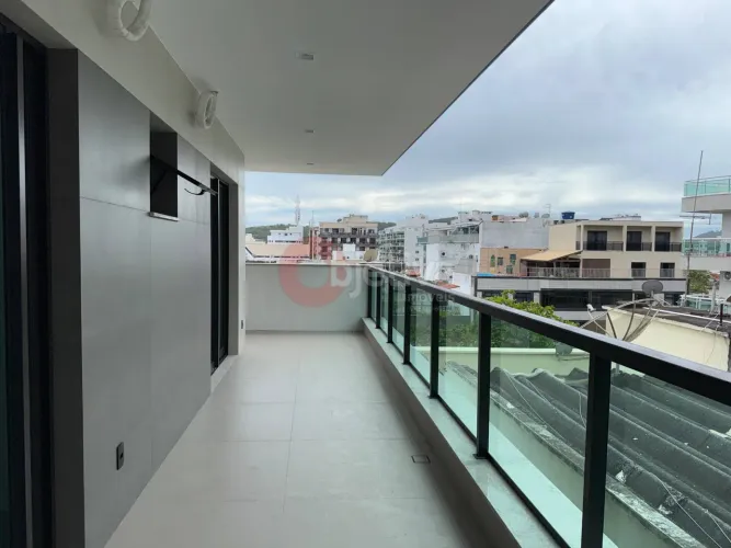 Apartamento 3 quartos, 2 vagas, a 100 metros da Praia do Forte - Cabo Frio