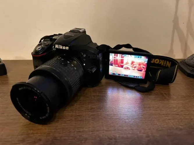 Câmera Profissional DSLR NIKON D5300.