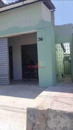 Casa no Bairro Nordeste, Natal/RN: 02 Quartos + Ponto Comercial e Quintal.