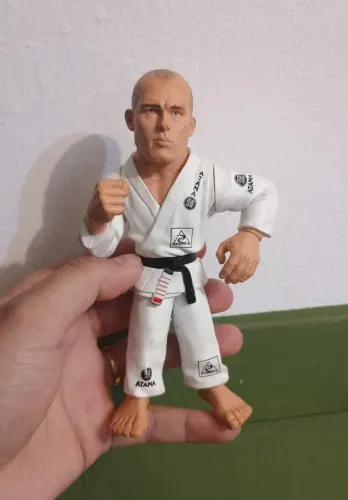 Lutador UFC Royce Gracie colecionável