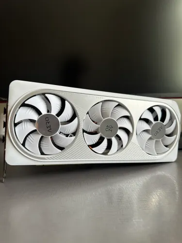 Placa de Vídeo RTX 4070 Gigabyte Aero OC 12gb