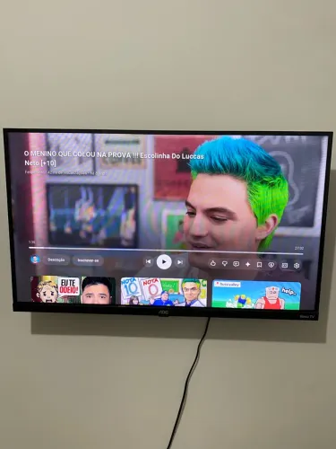 Tv semi nova 32 AOC roku