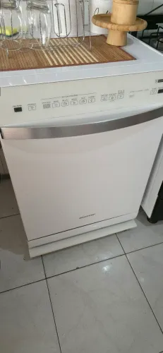 Lava louças brastemp 14 serviços sem detalhes de uso muito nova