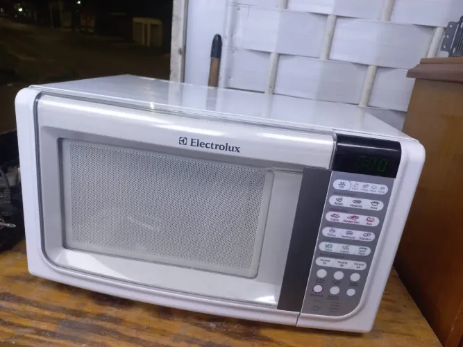 Vendo microondas Electrolux 31 litros bastante conservado 