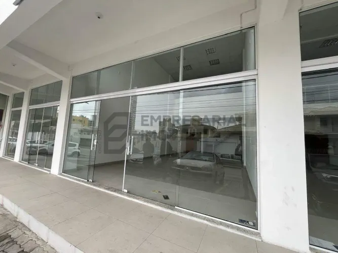 Loja para Aluguel no Centro de Palhoça (100m² internos + 20m² externos)