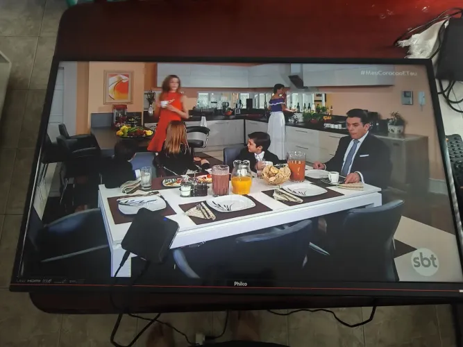 Tv Philco 39" Funcionando <br>3x HDMI<br>1x LAN<br>2x USB<br>1x componente<br>1x áudio P2<br>1x VGA
