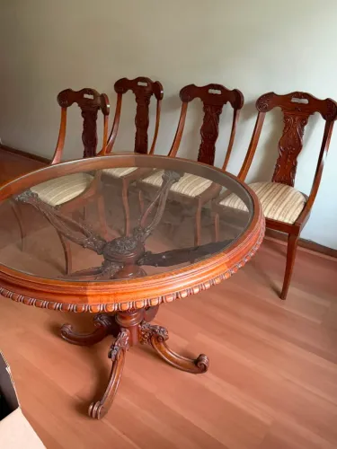 MESA DE MADEIRA + 4 CADEIRAS DE MADEIRA