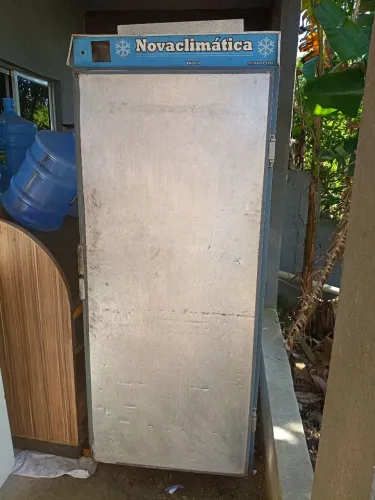 Vendo Climática 20 telas 220v.