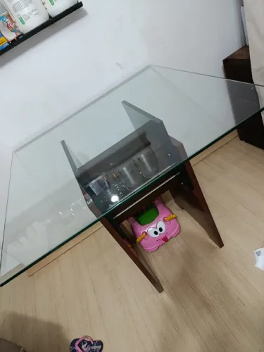 Vende mesa Pé de madeira + tampo de vidro 1,00x1,00