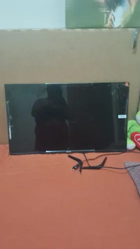 Vende-se uma televisão novo