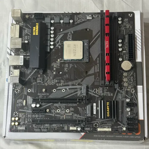 Kit Ryzen 5 5600 Placa mãe b550 gigabyte 16 GB Ram DDR4 3200