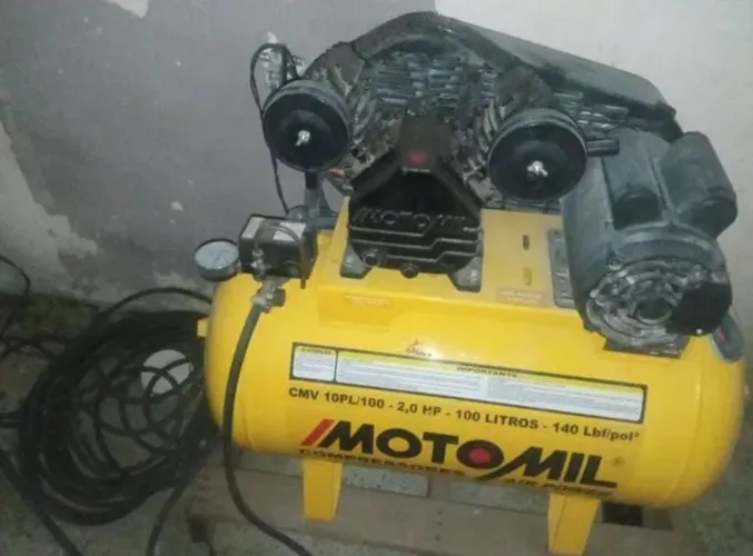 Compressor de ar Motomil, bivolt ,seminovo usado uma vez, pintura oficina em geral