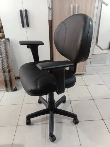 Cadeira giratória ergonômica
