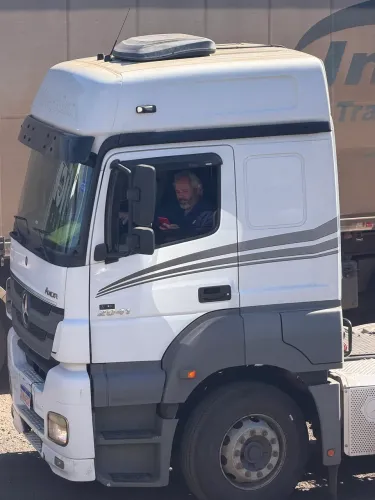 Contrata se motorista carreteiro