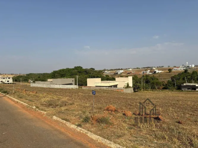 Lote de 500m² no Condomínio Copacabana, Próximo ao Polo Empresarial de Aparecida e BR-153,