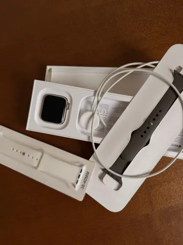 Apple Watch SE 2 40mm Dourado