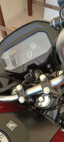 Moto à venda!!! Está procurando uma moto bonita, nova pronta para rodar? Pode ser sua.