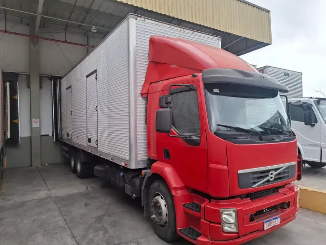 VM 270 BAÚ 9M VENDO OU TROCO POR CAVALO MECÂNICO
