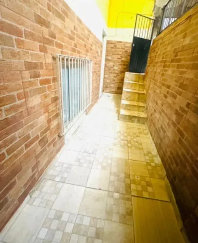 Linda Casa para Locação - Embu das Artes, 02 cômodos