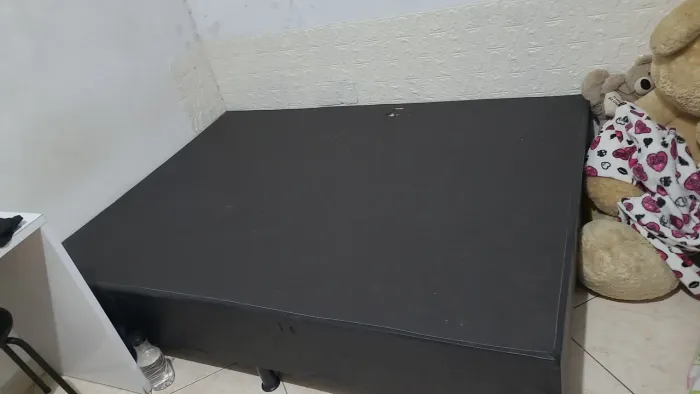 Box cama casal (colchão vai junto)