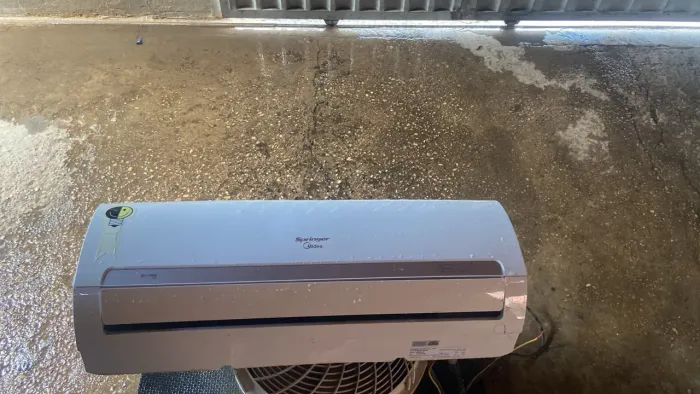 VENDE SE AR-CONDICIONADO