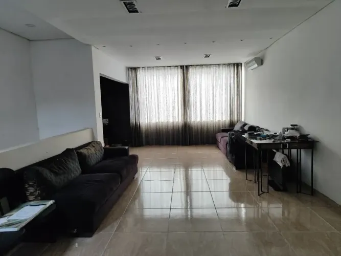 Sobrado Comercial com Salão na Mooca para Venda e Locação.