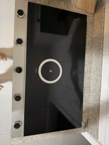 cooktop de indução da marca Elica, modelo NikolaTesla Unplugged BL/A/90.