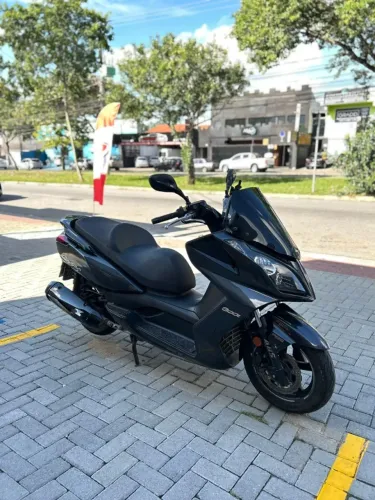 Downtown 300cc ano 2020 com baixo km!