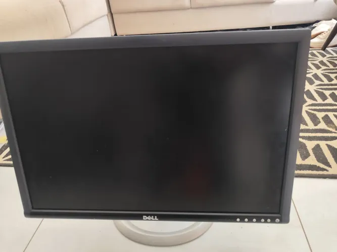 Monitor Dell 24" (detalhe)