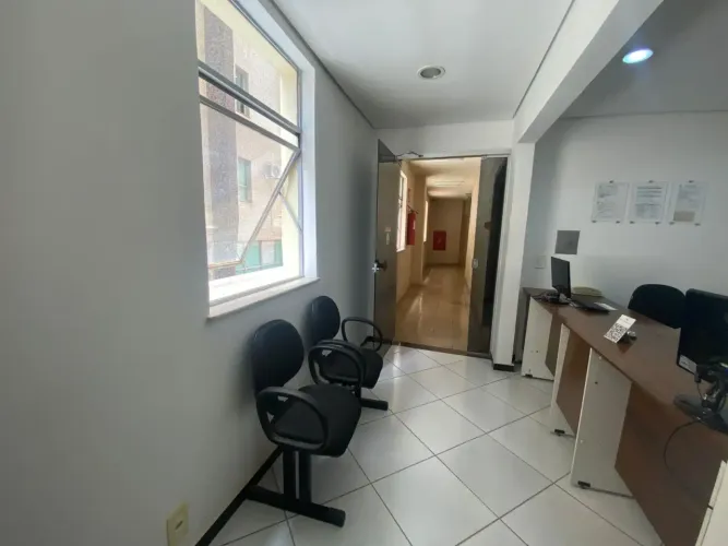 (81495) à venda - Ponto comercial com , no Colégio Batista