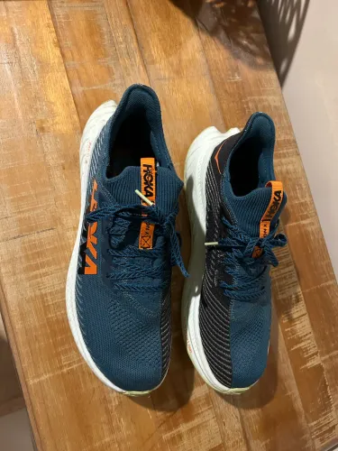 TÊNIS HOKA CARBON X N:41