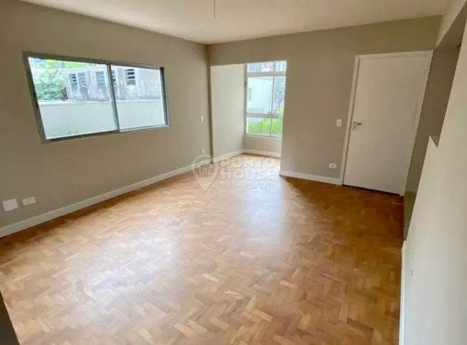 Apartamento à venda em Moema com 2 dormitórios, 3 banheiros e 1 vaga
